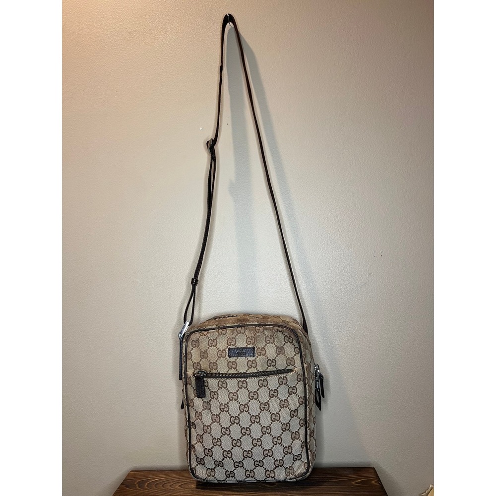 Gucci GG Canvas Messenger Bag - Picture 4 of 9